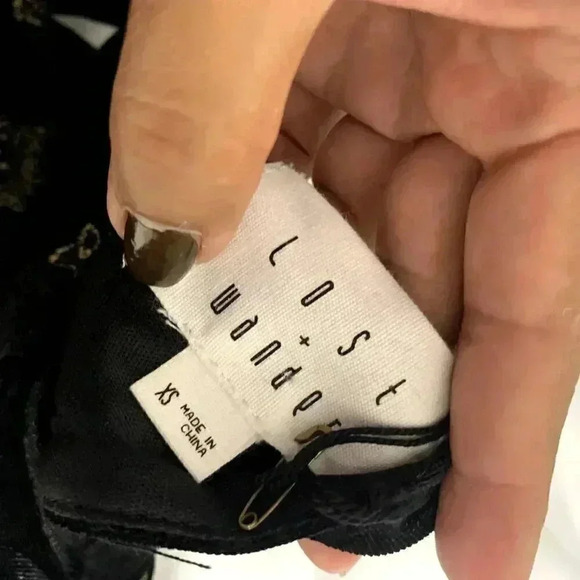 Genevieve Black Velvet Embroidered Romper Lost + Wander size XS - Picture 7 of 12